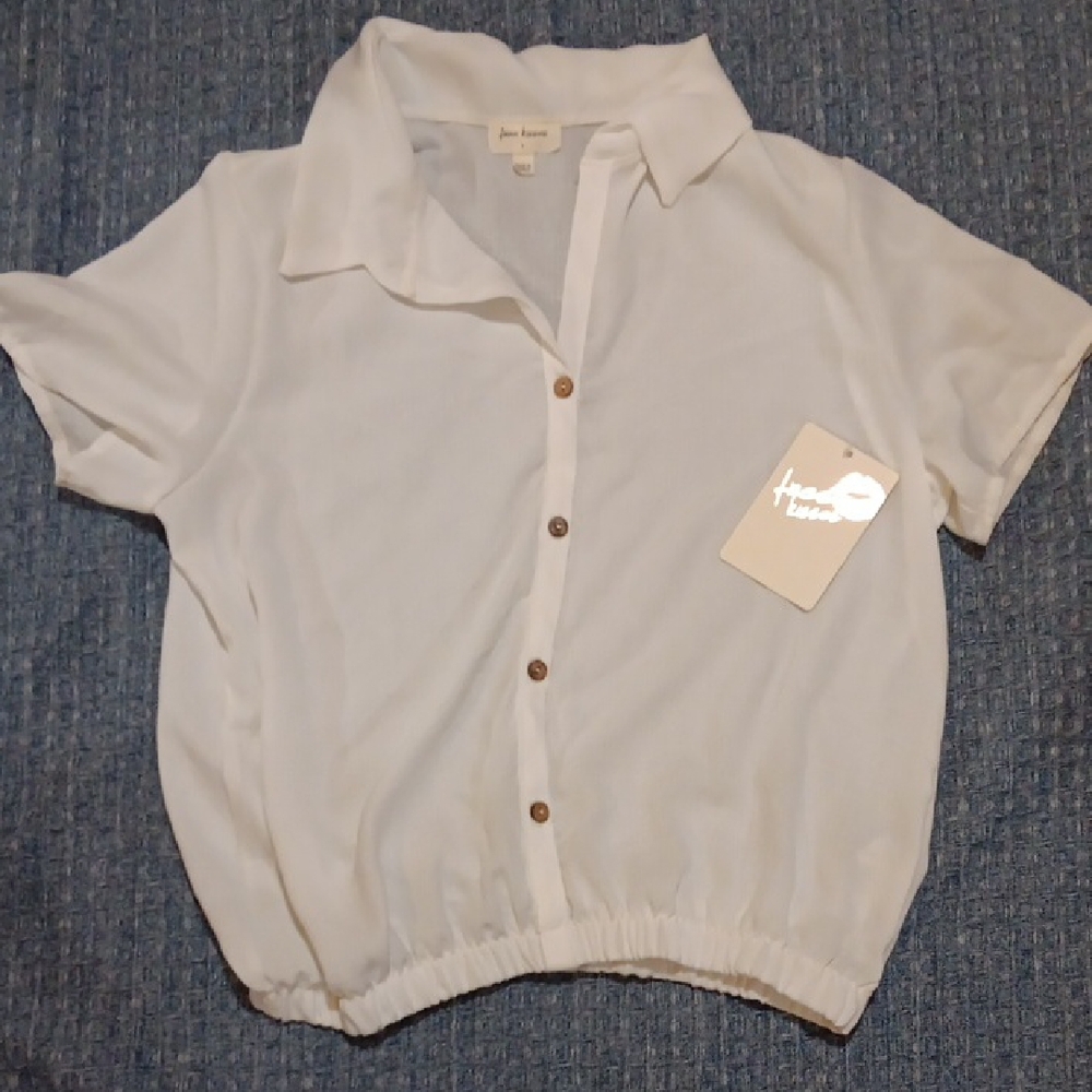 Free Kisses Cream Short Sleeve Blouse